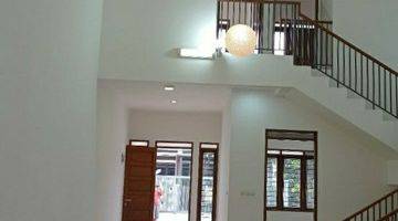 Gambar 1 Jual rumah 2 lantai batununggal cluster