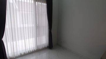 Gambar 2 Rumah Furnished Di Cluster Malibu, Gading Serpong