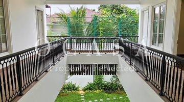 Gambar 4  Modern Beautiful House Menteng Big Garden