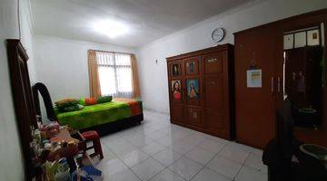 Gambar 4 Rumah Terawat 1.5 Lantai Bagus SHM di Kembar, Bandung