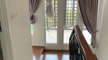 Gambar 3 Turun Harga Rumah Bagus 2 Lantai Semi Furnished di Bsd Greenwich