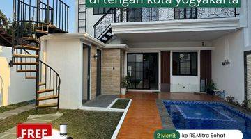 Gambar 1 Rumah Mewah 2 Lantai Jogja Dekat Citragrand Gamping Include Private Pool