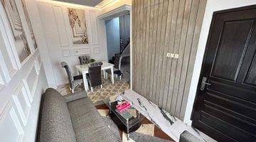 Gambar 2 Rumah klasik 2 lt 800 jt an Kelapa Dua