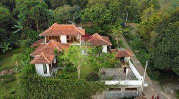 Gambar 2 Dijual VILLA di LEMBANG