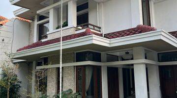 Gambar 1 Dijual, Rumah 2 Lantai di Darmajaya, Pejaten