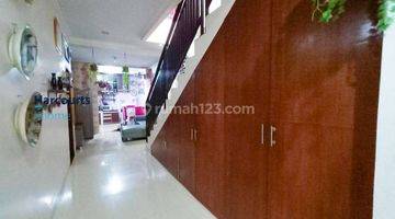 Gambar 4 Dijual Cepat, Rumah 2 Lantai di Graha Raya Cluster Bougenville