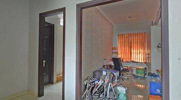 Gambar 1 Rumah Full Furnished di Taman Telaga Golf BSD