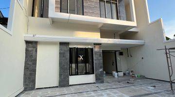 Gambar 1 Rumah Rungkut 2 Lantai Baru SHM Timur Siap Huni