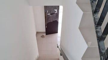 Gambar 4 Dijual Rumah Baru Hoek Unfurnished Pik2