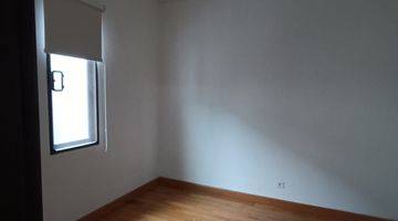 Gambar 3 Rumah 2 Lantai Baru Furnished di Jl. Lkr. Botanika Selatan, Tangerang