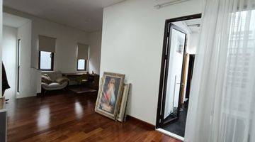 Gambar 4 Rumah 2 Lantai Baru Furnished di Jl. Lkr. Botanika Selatan, Tangerang