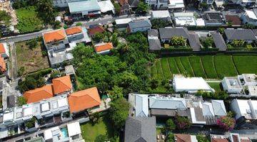 Gambar 3 Tanah Pantai Berawa Canggu  Los Sungai View Sawah