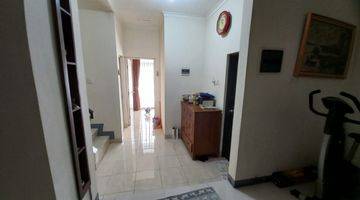 Gambar 5 Dijul Rumah 3.5 lantai Taman surya – 6 kamar tidur 105 m2 Full Furnished