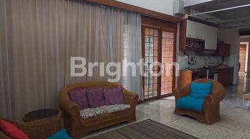 Gambar 4 RUMAH LAPANG FULL FURNISHED MATERIAL KAYU JATI, DEKAT PUSAT BISNIS DAN KAMPUS MARANATHA