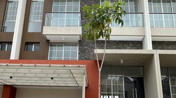 Gambar 1  Rumah Kontrakan Bagus 3 Lantai Unfurnished