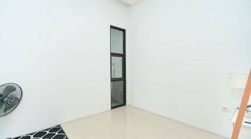 Gambar 1 Rumah SHM 3 Lt Ready Furnished 15 menit ke ITC BSD Siap KPR J19666