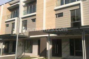 Gambar 1 Rumah 3 Lantai Bagus Unfurnished SHM di Jalan Golf Island Jl. Pantai Indah Kapuk, Jakarta Utara