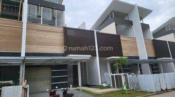 Gambar 1 Rumah 3 Lantai Baru Unfurnished di Jalan Golf Island Jl. Pantai Indah Kapuk, Jakarta Utara