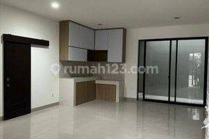 Gambar 2 Rumah 2 Lantai Bagus Semi Furnished di Jl. Marina Raya No.1, Jakarta Utara