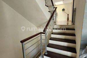 Gambar 3 Dijual Rumah Pik Luas 285m, 3 Lantai, Furnished, Bagus Siap Huni