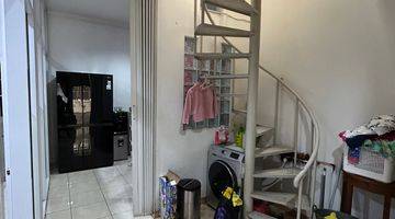 Gambar 4 Rumah 2 Lantai Shm Bagus Furnish Siap Huni