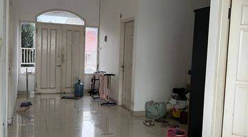 Gambar 2 Dijual Cepat Rumah 2 Lt di Jln. Haji Sidup