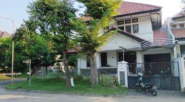 Gambar 1 Rumah Hitung Tanah Di Kawasan Elit Surabaya Barat Graha Famili