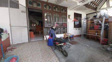 Gambar 3 RUMAH TENGAH KOTA