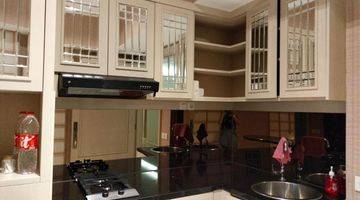 Gambar 2 Apartement The Peak Residence Tunjungan Plaza 5