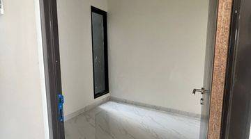 Gambar 5 Rumah Modern 2 Lantai di Dalam Komplek di Jatiasih Bekasi