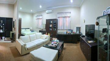 Gambar 1 Rumah Luxury di Komplek Perumahan Elite Garut