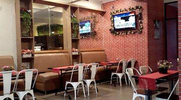 Gambar 5 Rumah Cafe Boulevard Luas Tanah 132 Bukit Golf Cibubur