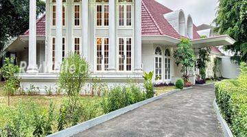 Gambar 1 Rumah Bagus Design Classic Di Simprug Jakarta Selatan