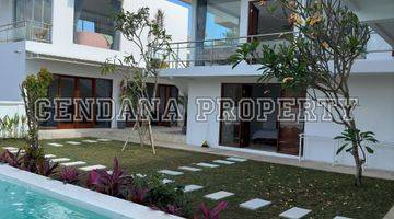 Gambar 1 Villa 6 Bedroom Dekat Pantai Bingin Pecatu