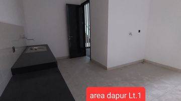 Gambar 4 FOR RENT Rumah 3 Lantai Siap Pakai di Cluster Mozart Golf Island