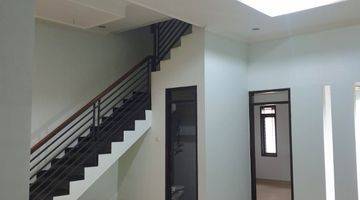 Gambar 1 Rumah Minimalis Modern 2 Lantai Komp Singgasana Pradana