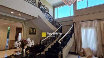 Gambar 4 Rumah Lux American Classic Full Furnished di Setiabudi Bandung