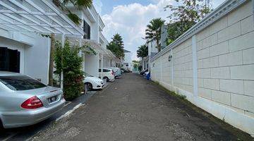 Gambar 2 Dijual Exclusive Townhouse Lebak Bulus Kolam Renang