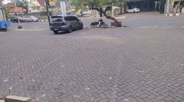 Gambar 3 Ruko 3.5Lt di Jl. Gajahmada Siap Pakai Strategis Jalan Raya