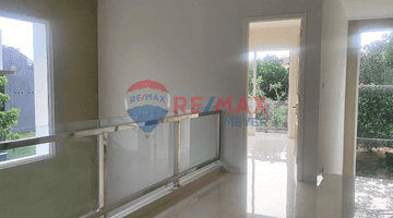 Gambar 3 Dijual Rumah Bagus di Depan Taman di De Latinos, Bsd