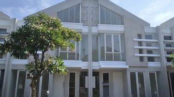 Gambar 1 Rumah Pakuwon City Zimbali Costa Surabaya Timur