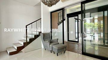 Gambar 4 Townhouse dalam Cluster Lingkungan Tenang Area Bangka Kemang