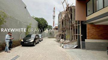 Gambar 1 Brand New Townhouse Simatupang On Progress