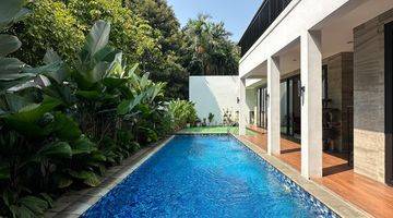 Gambar 1 RUMAH TROPICAL DALAM TOWN HOUSE DI KEMANG JAKARTA SELATAN