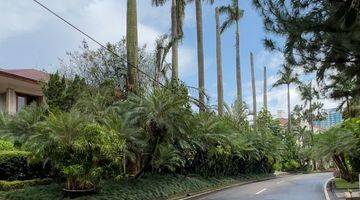 Gambar 1 Rumah Mewah Dengan Pemandangan Bukit Golf Pondok Indah Jakarta Selatan