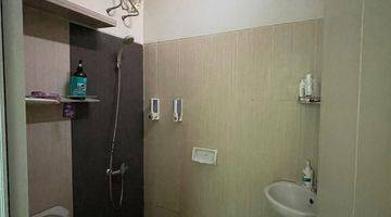 Gambar 2 Rumah 2 lantai fasiltas : AC (2) ,tempat tidur, lemari,tivi ,wifi, water heater,kulkas, kompor, kitchen set,