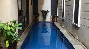 Gambar 1 Rumah Siap Huni Full Furnished bomus indoor pool  di Pejaten Barat