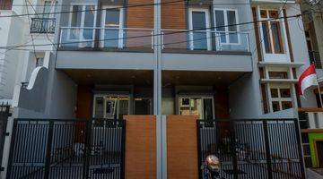 Gambar 1 Dijual Rumah 2 Lantai di Gading Imperial, Kelapa Gading