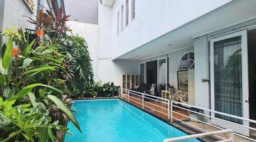 Gambar 3 Good Deal! Rumah 2 Lantai Swimming Pool Lingkungan Tenang Shm 