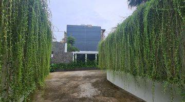 Gambar 5 Rumah Baru Direnovasi Swimming Pool Di Kemang 